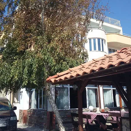 Panorama Chantall-velky Apartman Ravda